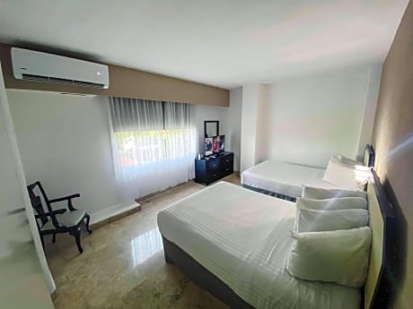 2 Double Beds, Non-Smoking