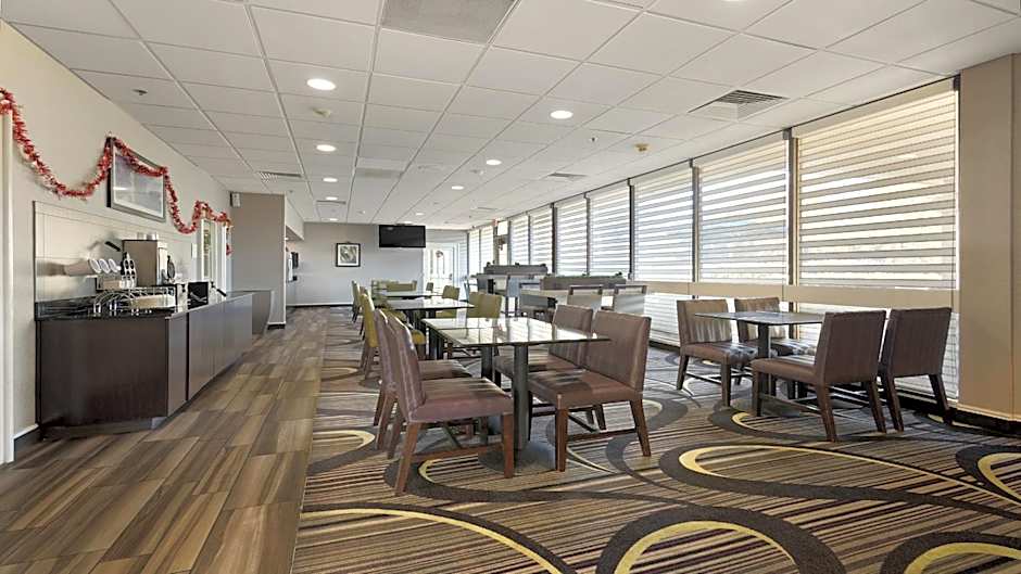 Howard Johnson by Wyndham Sacramento Downtown