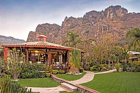 La Buena Vibra Retreat and Spa Hotel