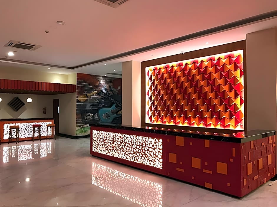 Front One Hotel Purwodadi