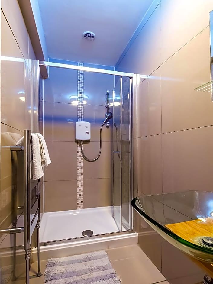 OYO Hotel Mj Kingsway