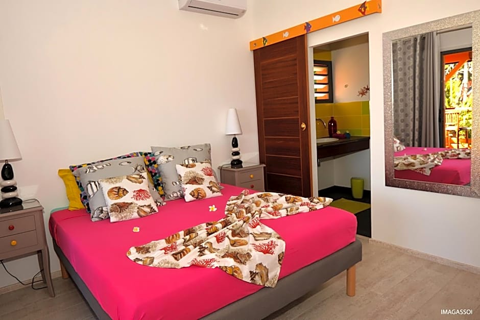 Poz Lagon - chambre d'hôtes - Bungalow pour 2 personnes - Jacuzzi privatif - petit déjeuner - Vue sur le lagon