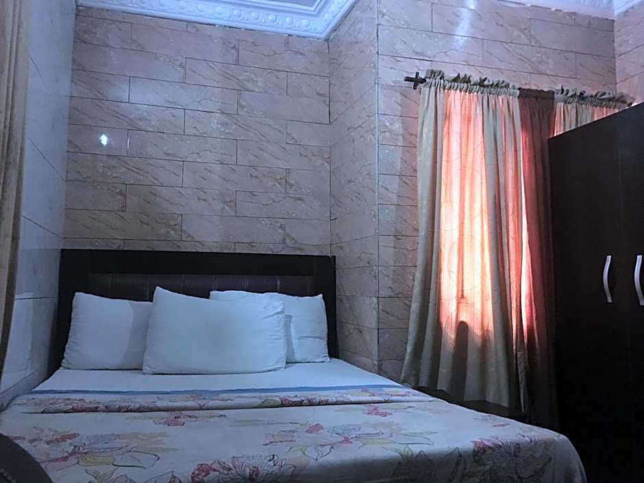 Hardrock Hotel and Suites LTD