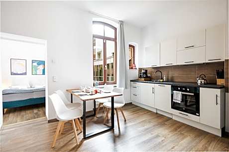 Apartments am Neuen Theater - Parkplatz nach Verfügbarkeit - Altstadt - Küche - Wifi - Powered by Ko-Living