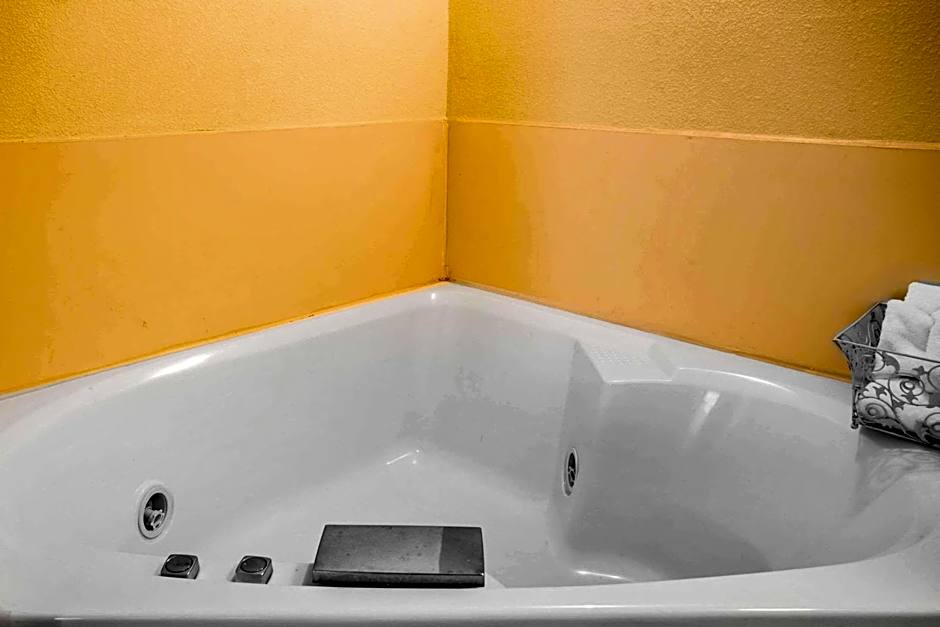 Clarion Inn & Suites Aiken South