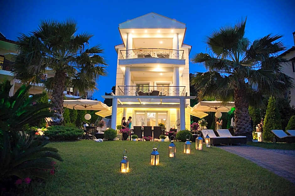 SUN RESIDENCE Exclusive Seaside Suites