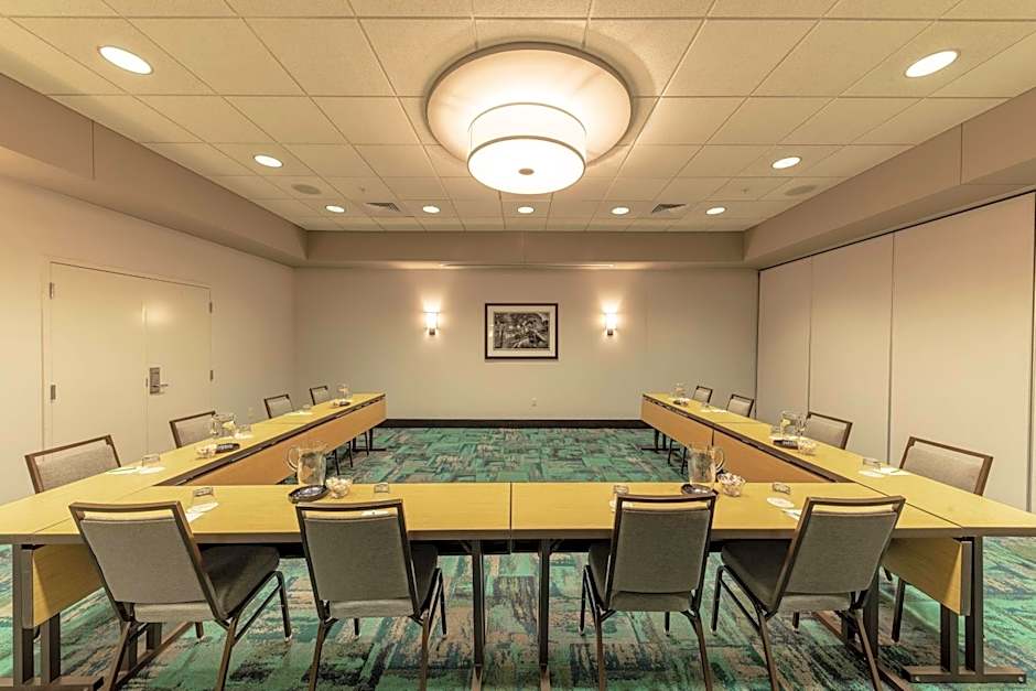 Courtyard by Marriott Greenville Downtown