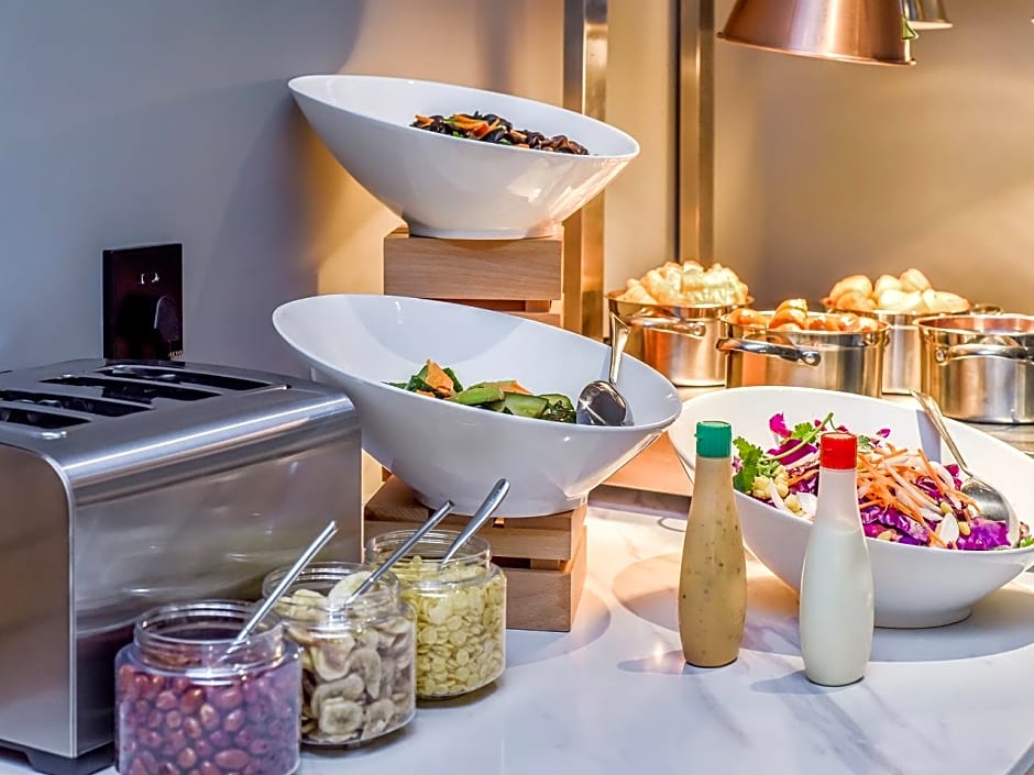 Boman Hotel Maoming High-speed ​​Railway Station South Aiqinghai Shopping Park