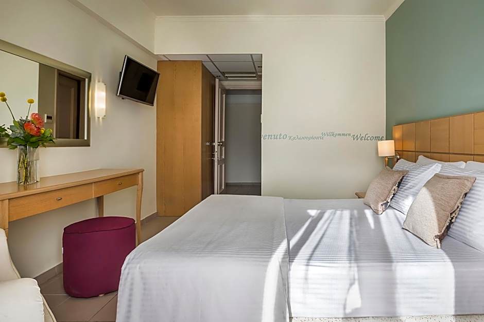 Ionian Plaza Hotel & Spa