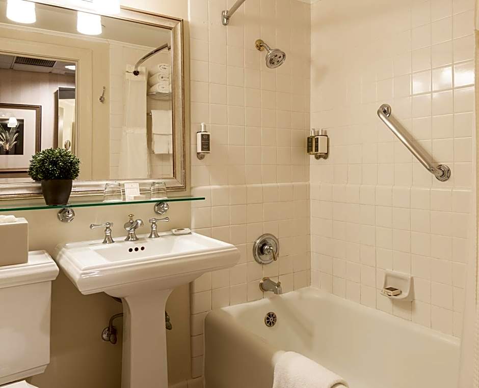 Mayflower Park Hotel