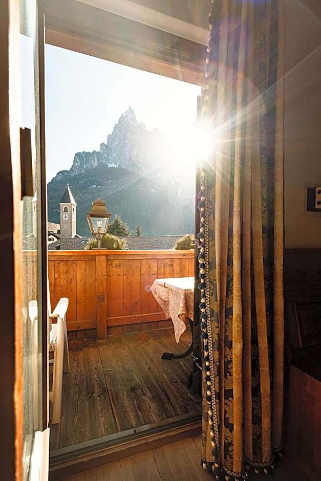 Hotel Enzian Genziana