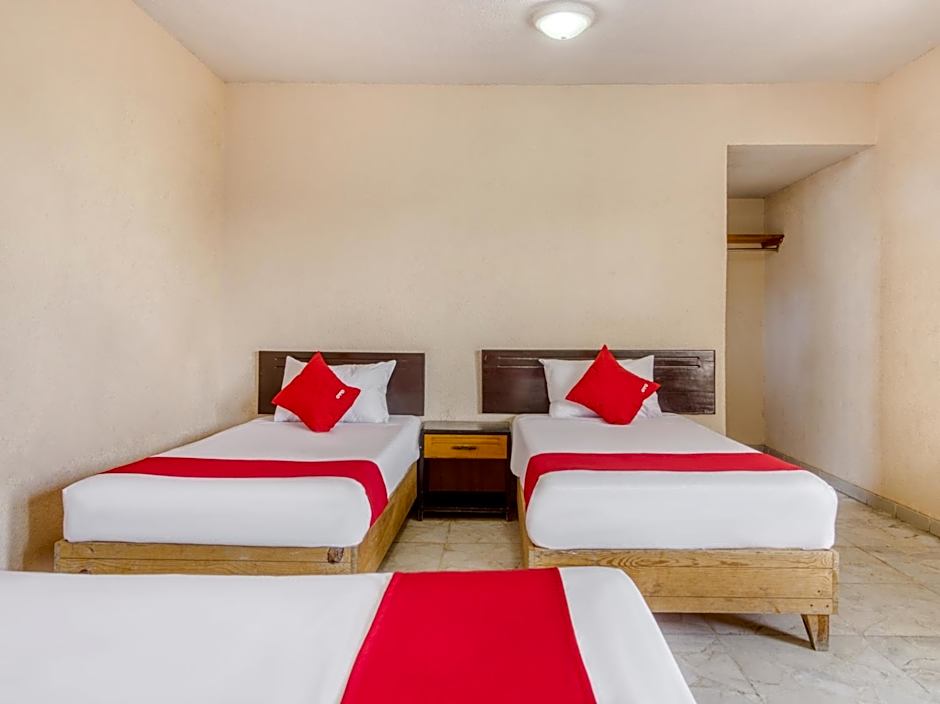 Capital O Hotel La Siesta