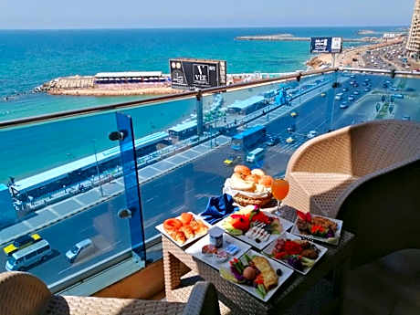 Deluxe Suite Direct Sea View (Egyptians & Resident Foreigners only)