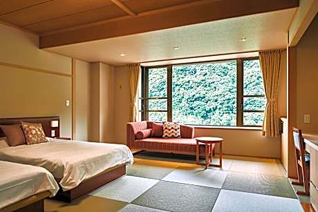 Deluxe Twin Room with River View - Non-Smoking