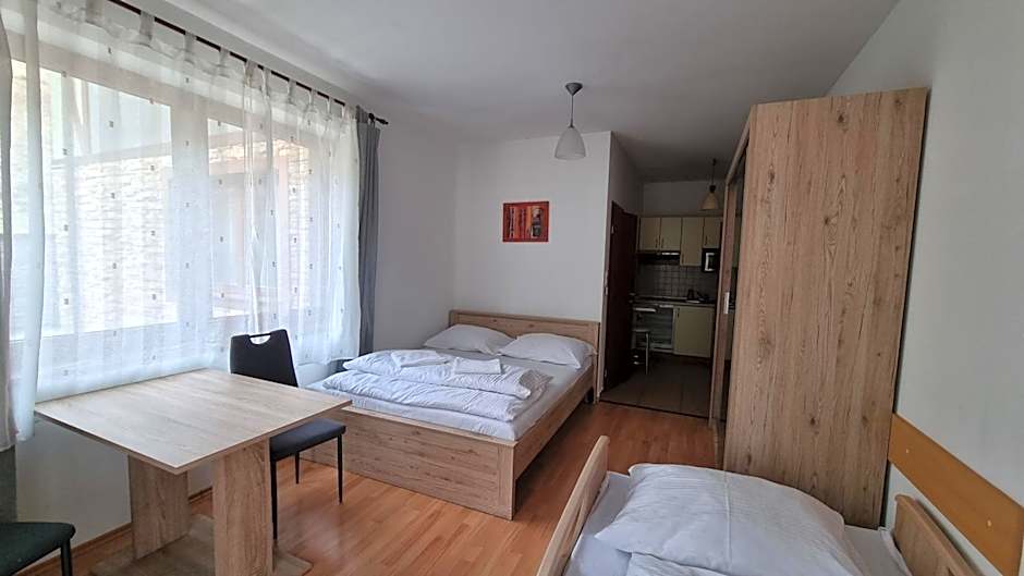 Fatrapark 2 Apartments House