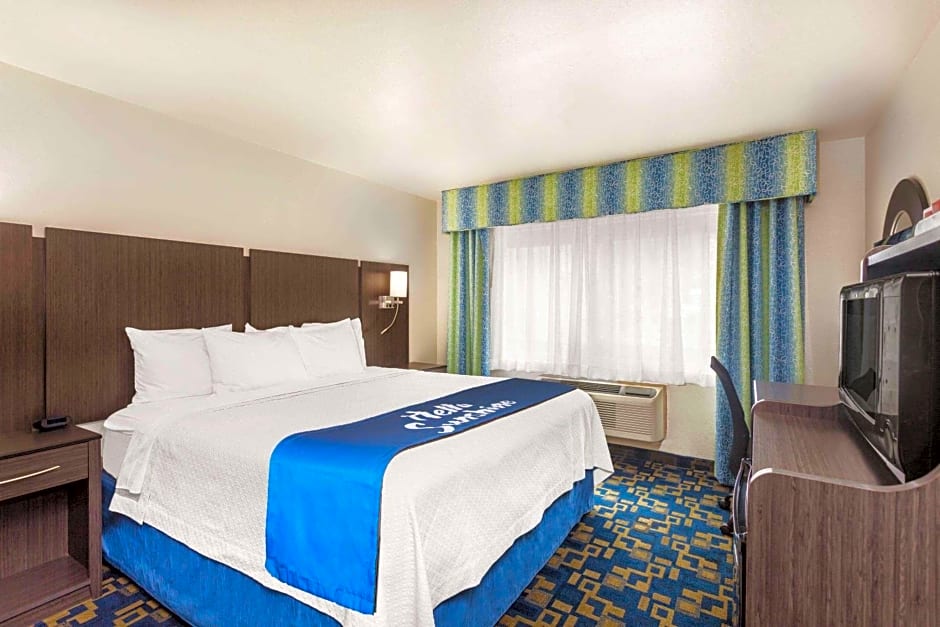 Days Inn & Suites by Wyndham East Flagstaff