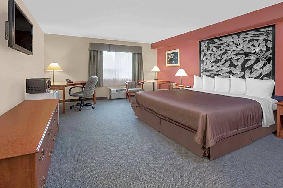 Super 8 by Wyndham Sault Ste Marie On