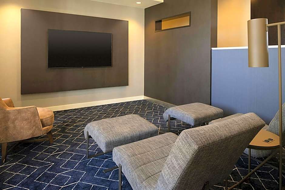 Courtyard by Marriott Fresno