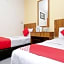 OYO 89877 Sun Triang Hotel