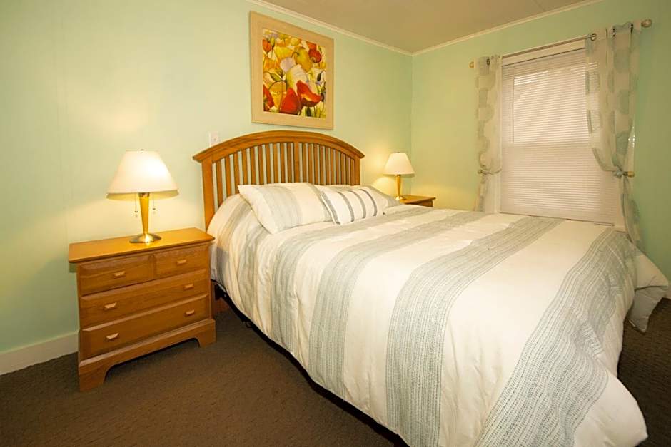 Simmons Motel and Suites