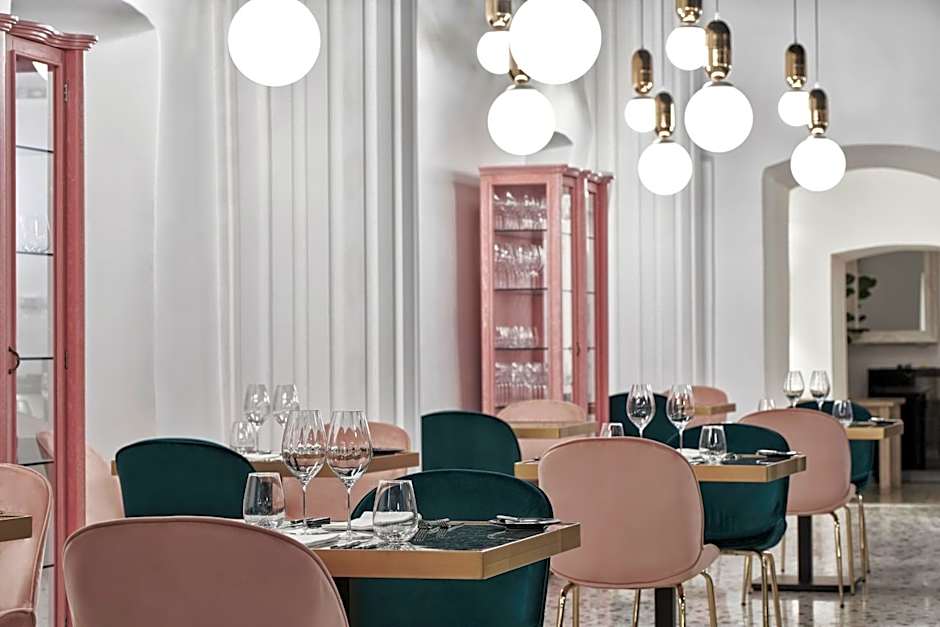 Katikies Garden Santorini - The Leading Hotels Of The World