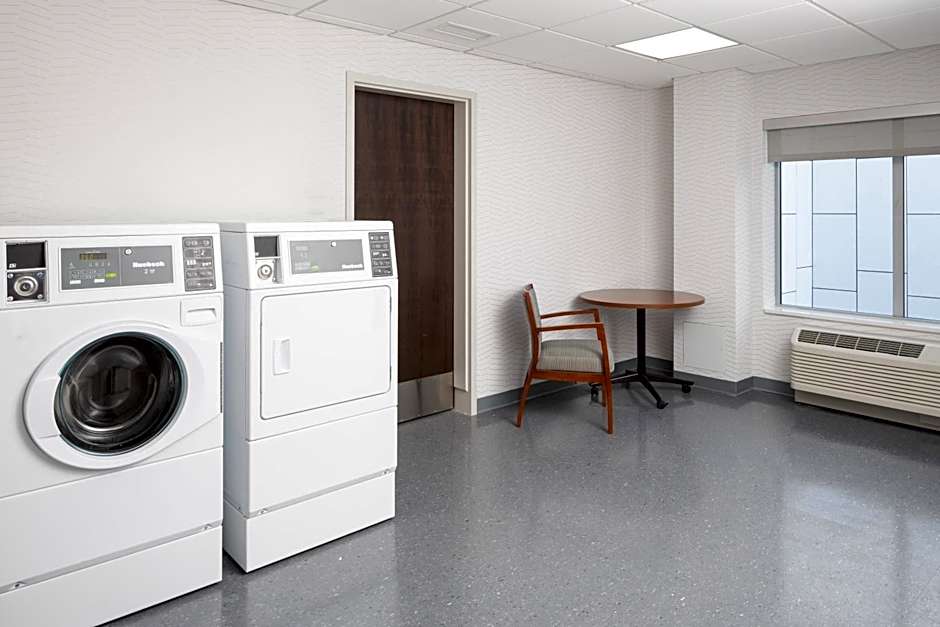 Hampton Inn & Suites Rochester Downtown