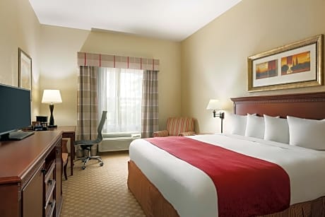 1 King Bed, Suite, Nonsmoking