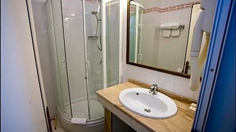 Standard Quadruple Room, Balcony (1 Queen Bed and 1 Twin Bunk Bed)