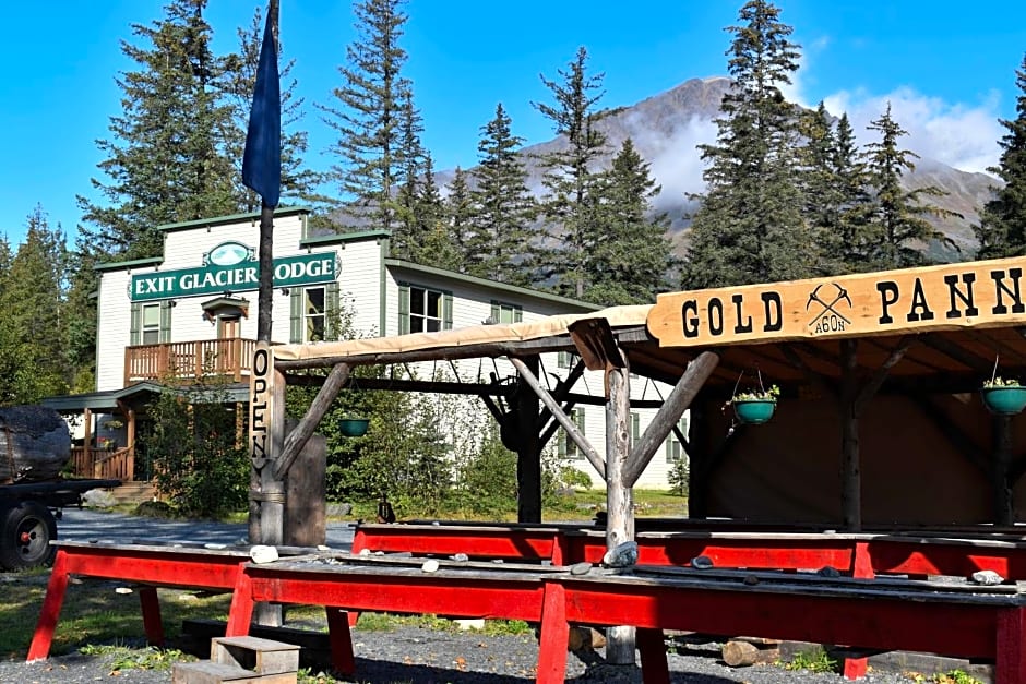 Exit Glacier Lodge