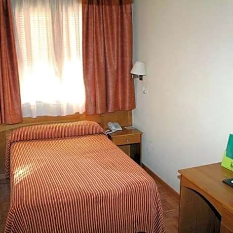Triple Room with Bathroom