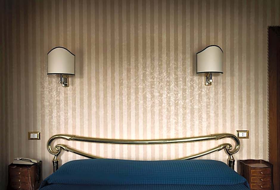 Hotel Pacific