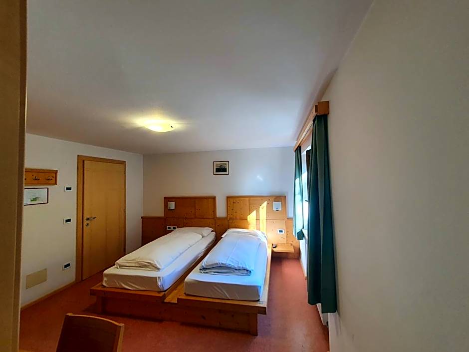 ALBERGO BAR RISTORANTE DOLOMIA