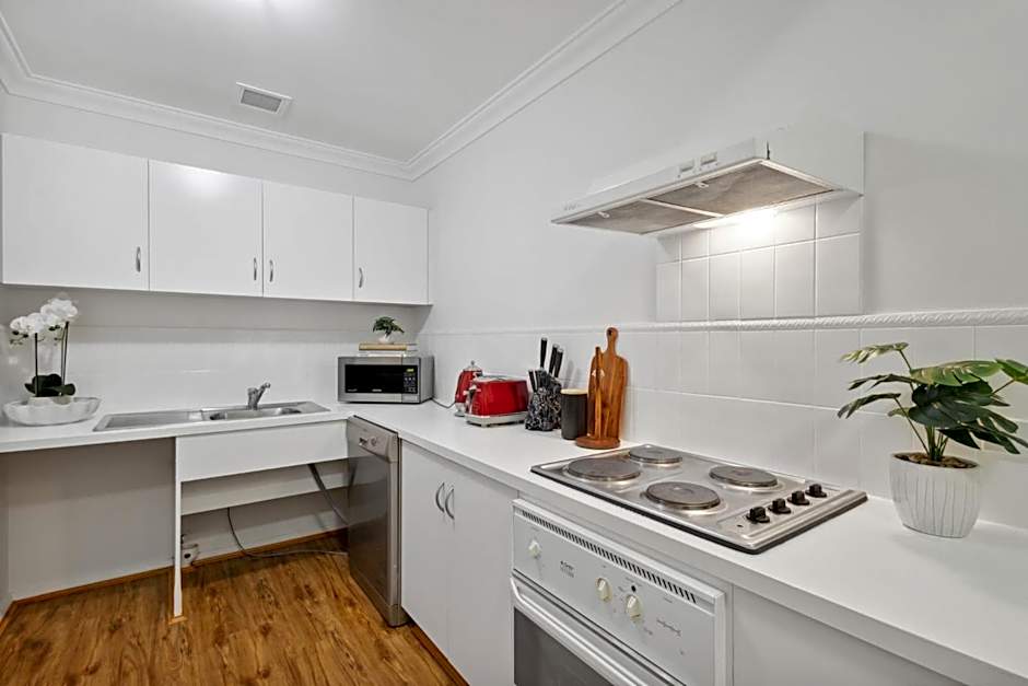 1BDR 1BTH 1PRK - James Street Joy