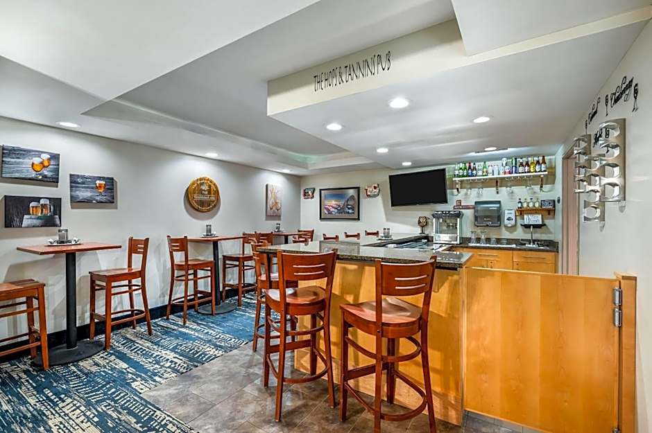 AmericInn by Wyndham Fairfield