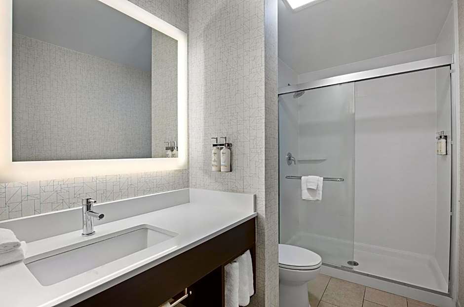 Holiday Inn Express & Suites Locust Grove By IHG