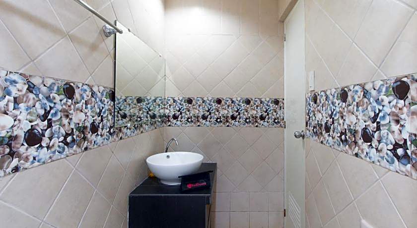 RedDoorz @ Teofila Lodge