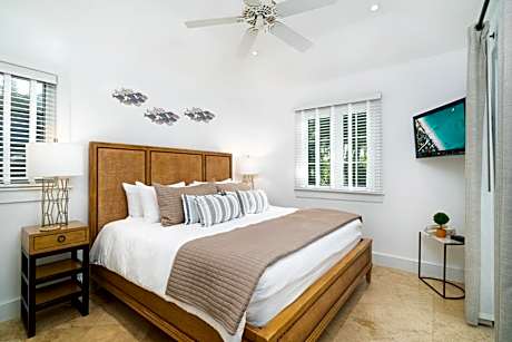 1 Bedroom Suite with Pool View