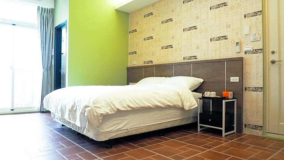 Tipsy Hotel