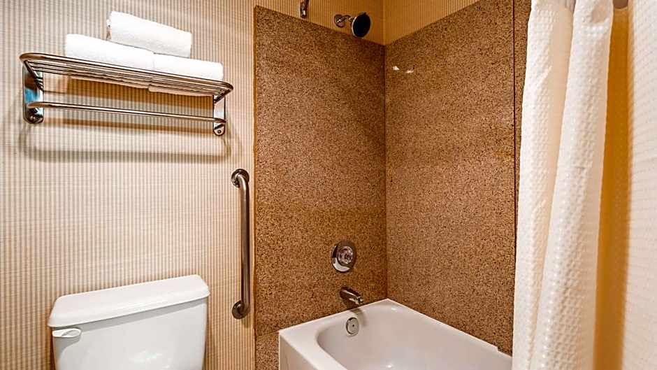 Lompoc Valley Inn and Suites