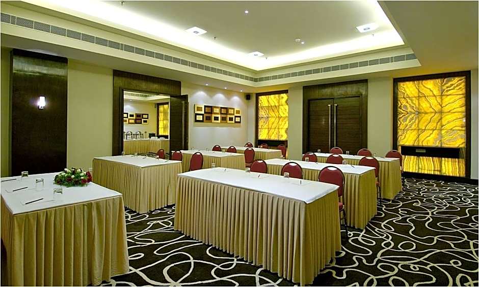 Vivanta Vijayawada, MG Road