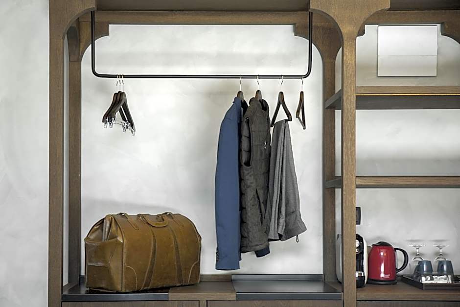 ICON Wipton by Petit Palace