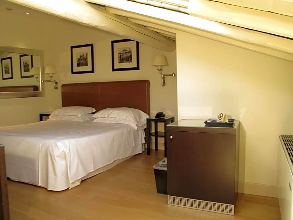 Hotel Albergo Santa Chiara