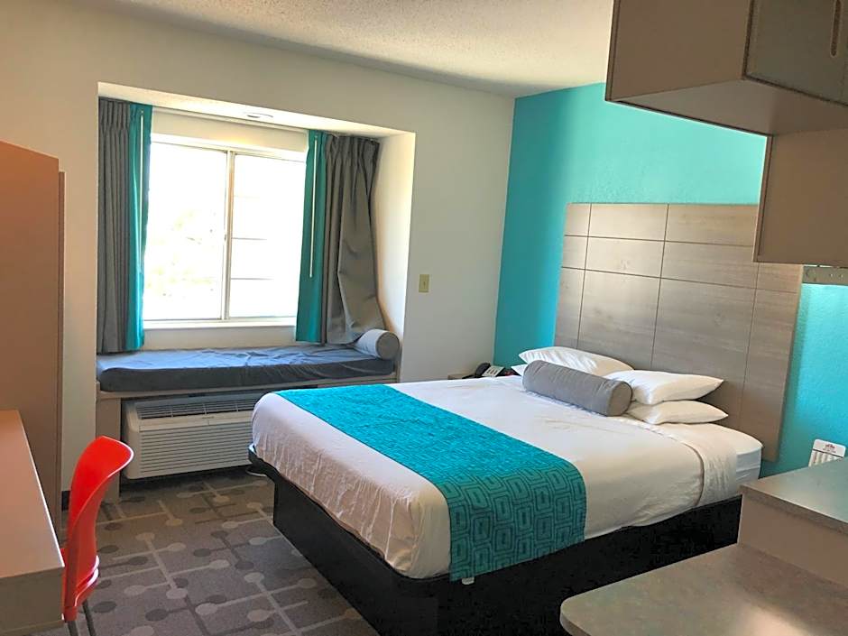 Red Lion Inn & Suites Elk Grove Village, IL