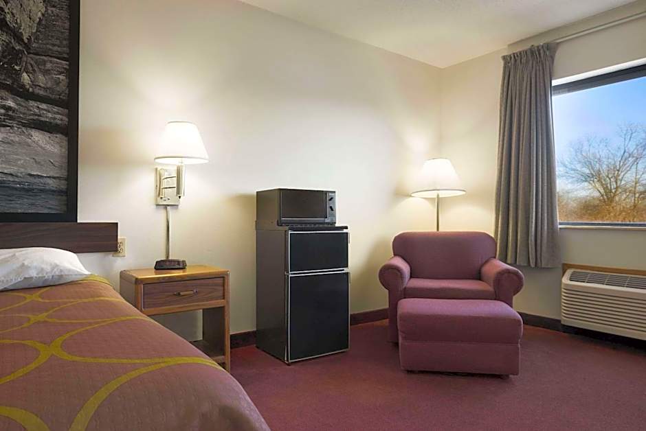 Super 8 by Wyndham Danville