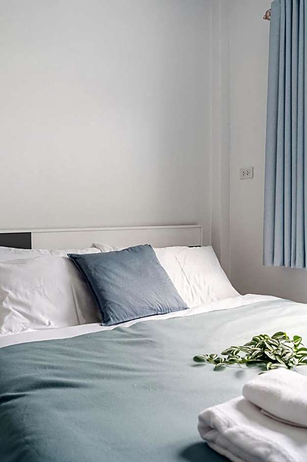 MIQ HK111-4BR Home Ratchada-Huaykwang 14PAX