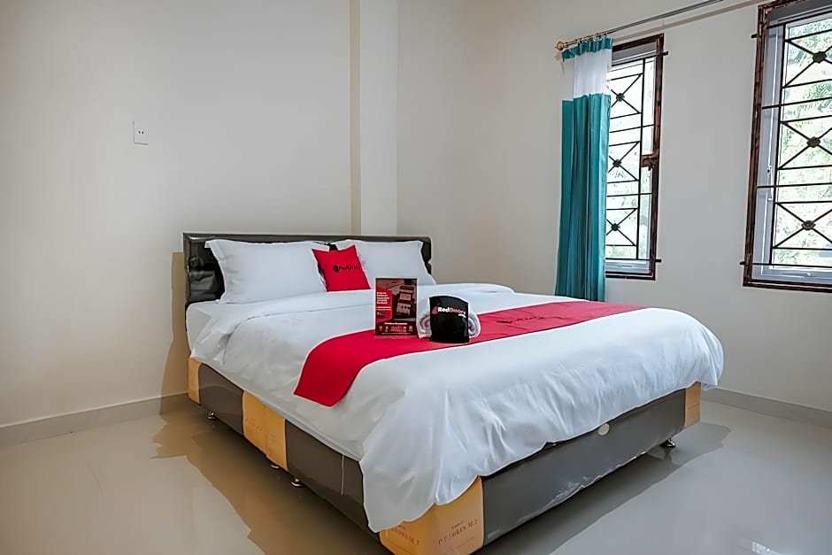 RedDoorz Near Ringroad City Walks Medan