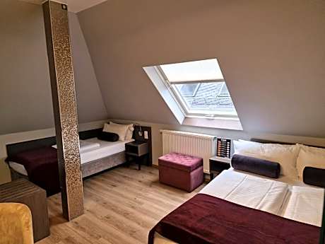 Economy Triple Room