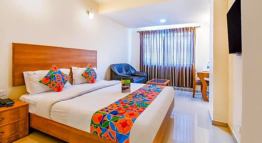FabHotel Jansi Deluxe - Nr. Gandhipuram Bus stand