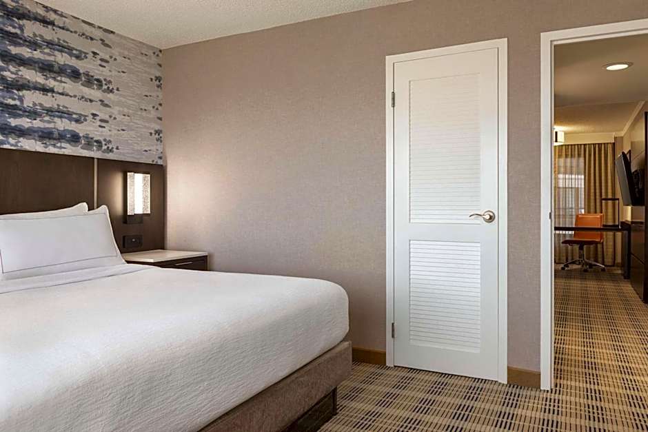 Embassy Suites By Hilton Hotel Kansas City-Overland Park