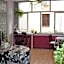Aloi Rooms